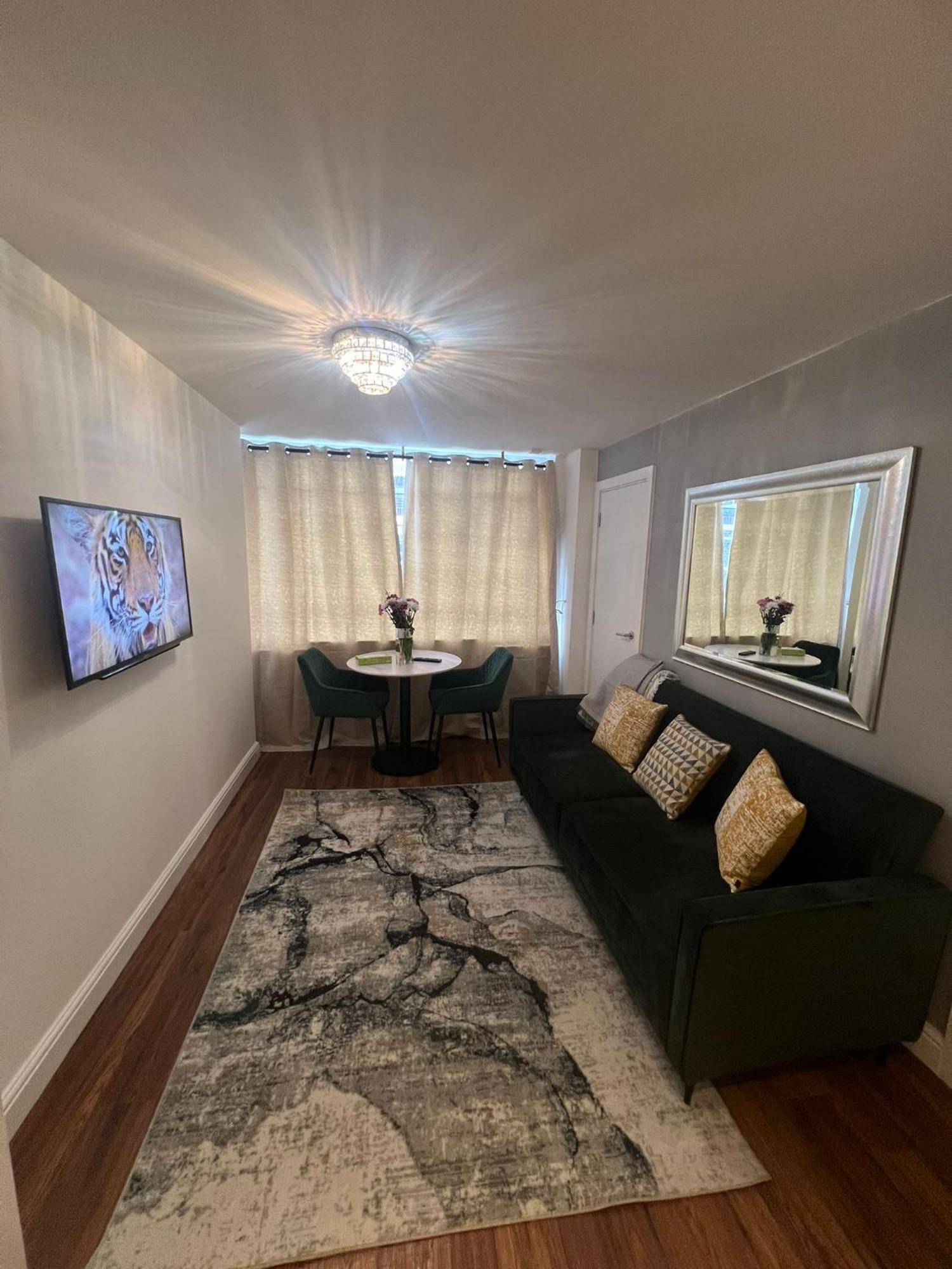 Beautiful One Bedroom Close To Harrods Londra